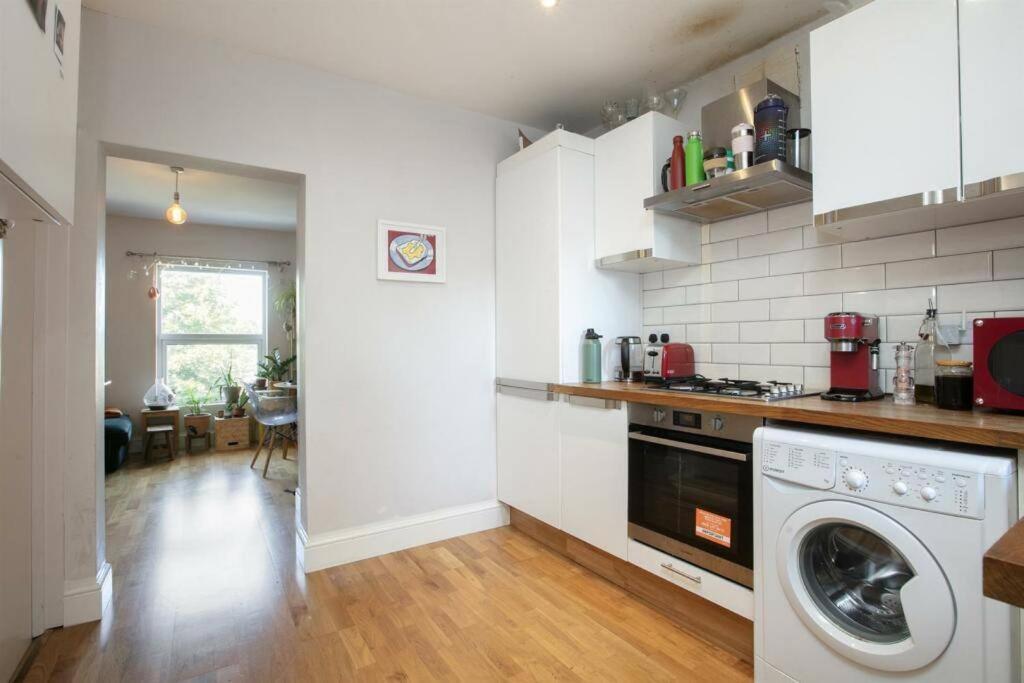 Comfortable 3-bed Flat In Vibrant Camberwell Apartamento *